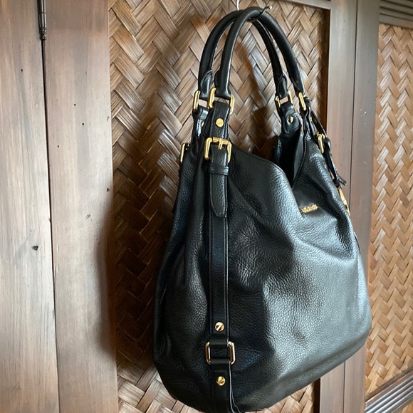 MICHAEL KORS - Black Pebble Leather Hobo Gold buckles - Picture 4 of 9